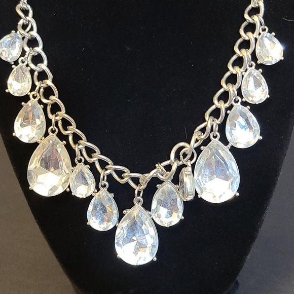 Necklace silver color with faux stones - Picture 2 of 4